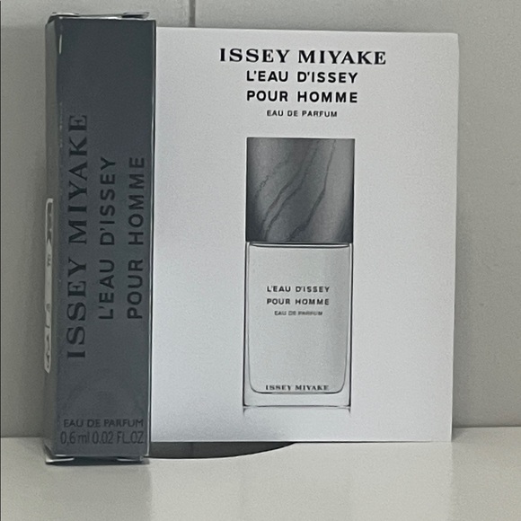 3 ISSEY MIYAKE TRAVEL SPRAYS-NWT - Picture 4 of 4